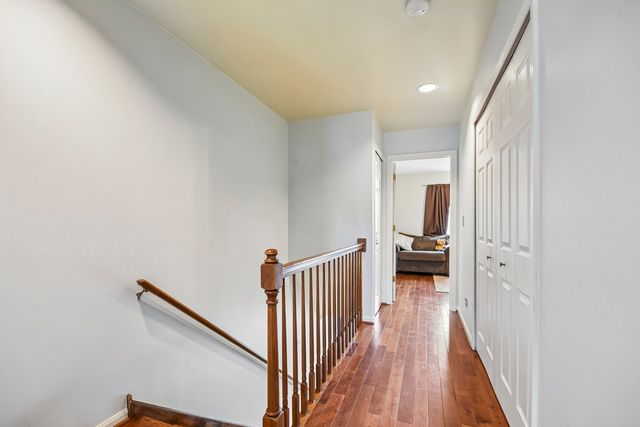 418 Lakeview Circle, Bolingbrook, IL 60440