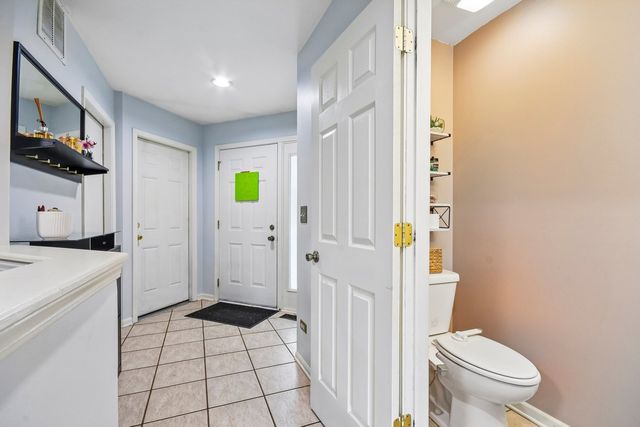 418 Lakeview Circle, Bolingbrook, IL 60440