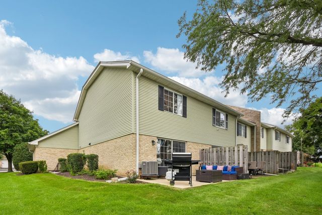 418 Lakeview Circle, Bolingbrook, IL 60440