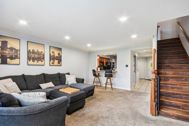 418 Lakeview Circle, Bolingbrook, IL 60440
