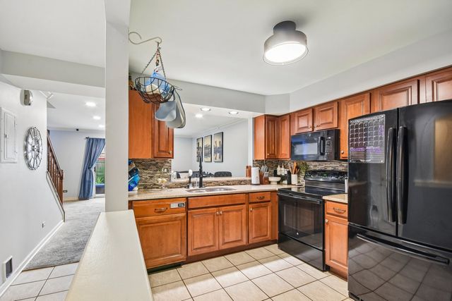 418 Lakeview Circle, Bolingbrook, IL 60440