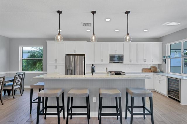 8089 SANDSTAR WAY, Sarasota, FL 34240