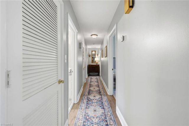 1025 Oaklawn Avenue, Winston-salem, NC 27104