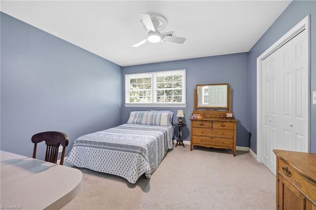 1025 Oaklawn Avenue, Winston-salem, NC 27104