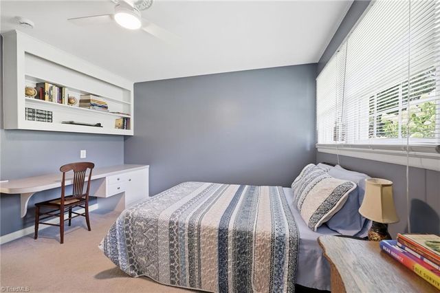 1025 Oaklawn Avenue, Winston-salem, NC 27104