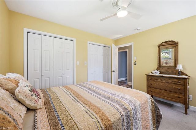 1025 Oaklawn Avenue, Winston-salem, NC 27104