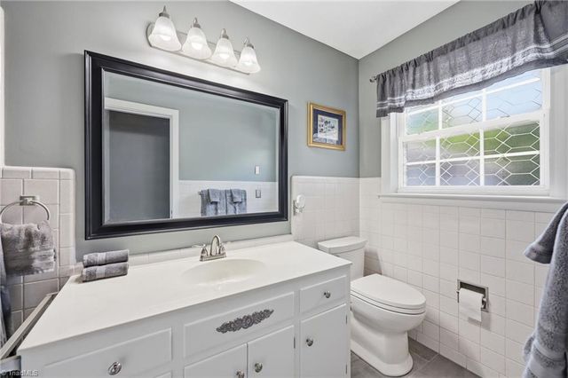 1025 Oaklawn Avenue, Winston-salem, NC 27104