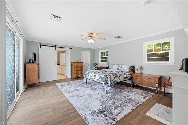 1025 Oaklawn Avenue, Winston-salem, NC 27104