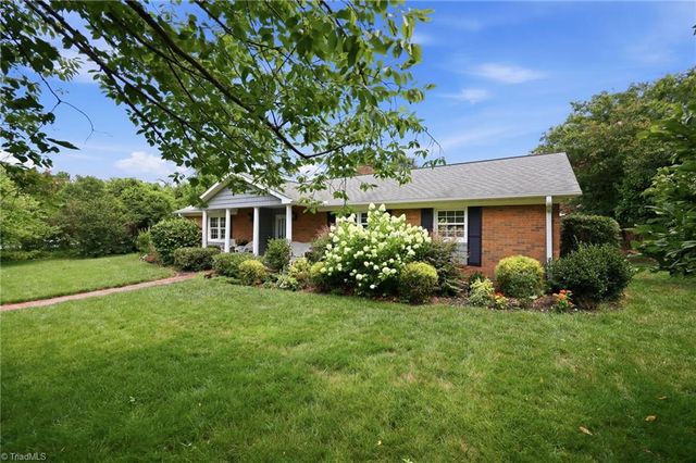 1025 Oaklawn Avenue, Winston-salem, NC 27104