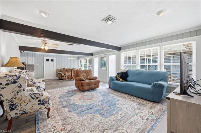 1025 Oaklawn Avenue, Winston-salem, NC 27104