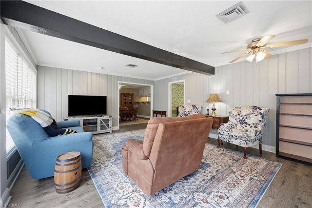 1025 Oaklawn Avenue, Winston-salem, NC 27104