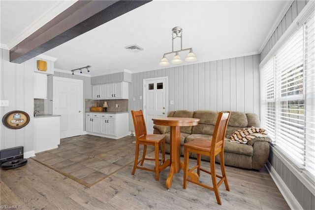 1025 Oaklawn Avenue, Winston-salem, NC 27104
