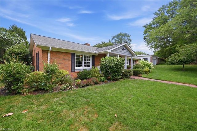 1025 Oaklawn Avenue, Winston-salem, NC 27104