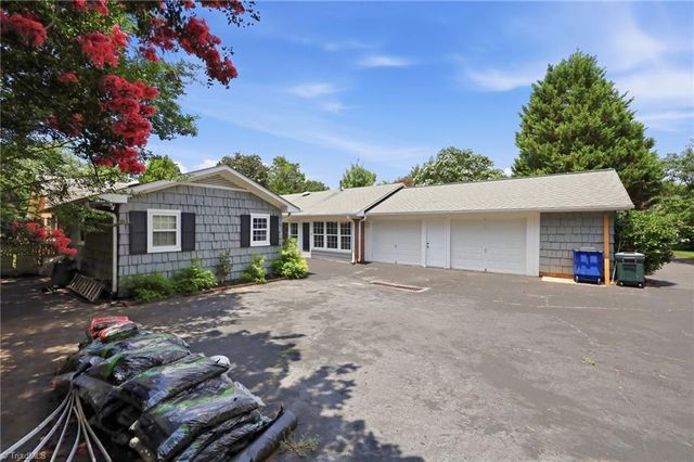 1025 Oaklawn Avenue, Winston-salem, NC 27104