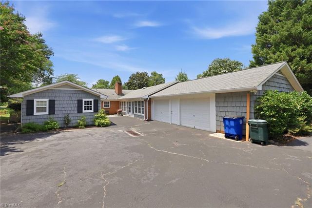 1025 Oaklawn Avenue, Winston-salem, NC 27104
