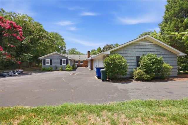 1025 Oaklawn Avenue, Winston-salem, NC 27104