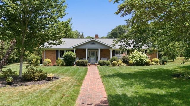 1025 Oaklawn Avenue, Winston-salem, NC 27104