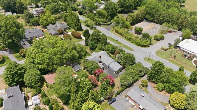 1025 Oaklawn Avenue, Winston-salem, NC 27104