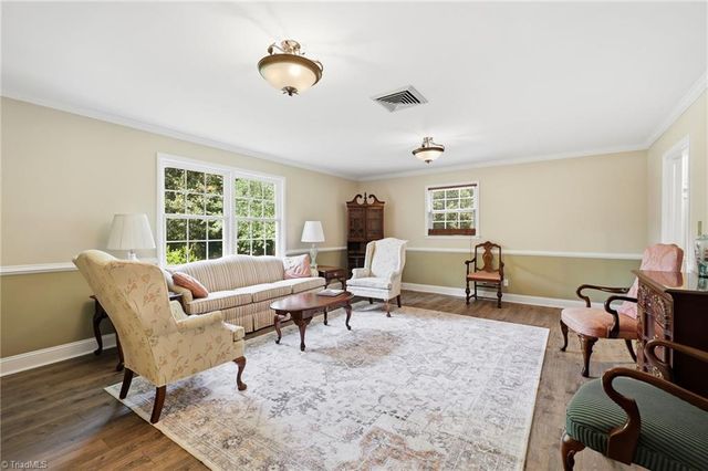 1025 Oaklawn Avenue, Winston-salem, NC 27104