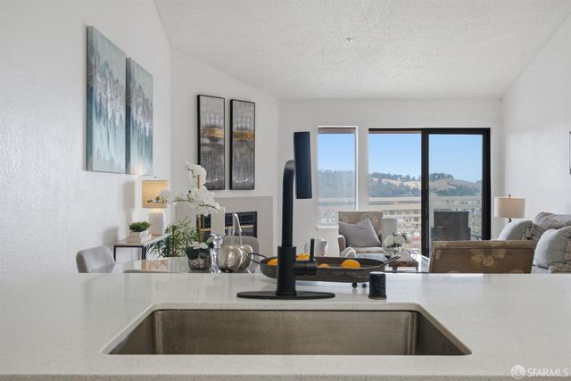 111 Oak Court, Daly City, CA 94014