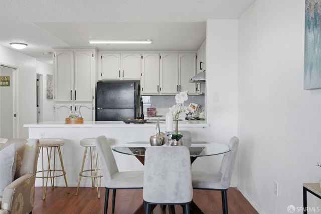 111 Oak Court, Daly City, CA 94014