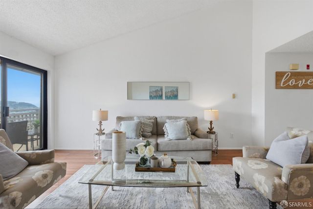 111 Oak Court, Daly City, CA 94014