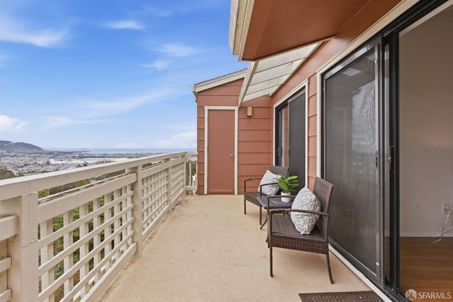 111 Oak Court, Daly City, CA 94014