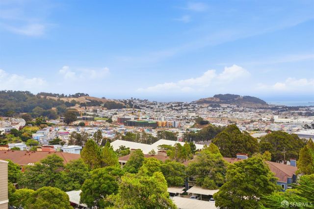 111 Oak Court, Daly City, CA 94014