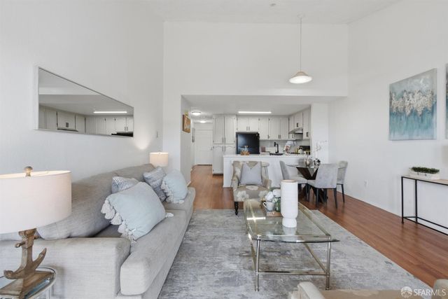 111 Oak Court, Daly City, CA 94014