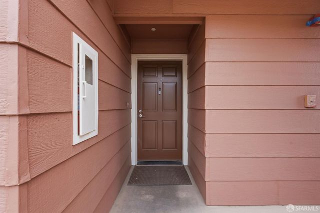 111 Oak Court, Daly City, CA 94014