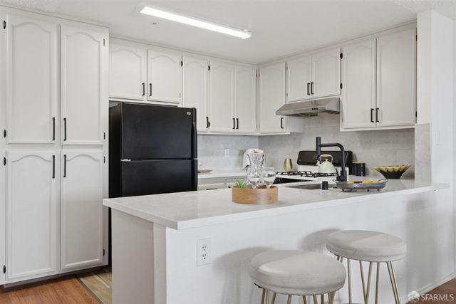 111 Oak Court, Daly City, CA 94014