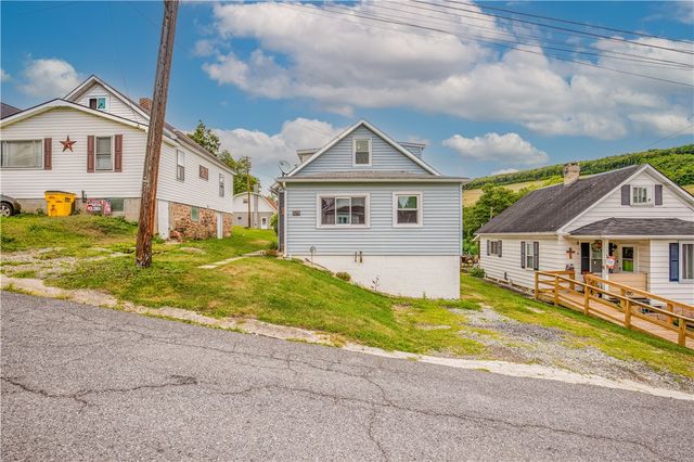 118 First St, Conemaugh Twp, PA 15935