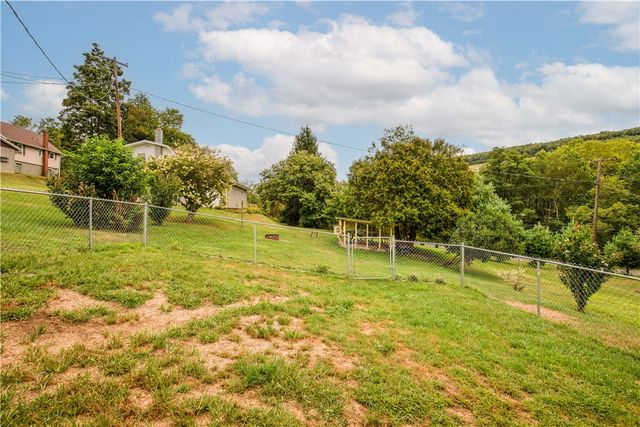 118 First St, Conemaugh Twp, PA 15935