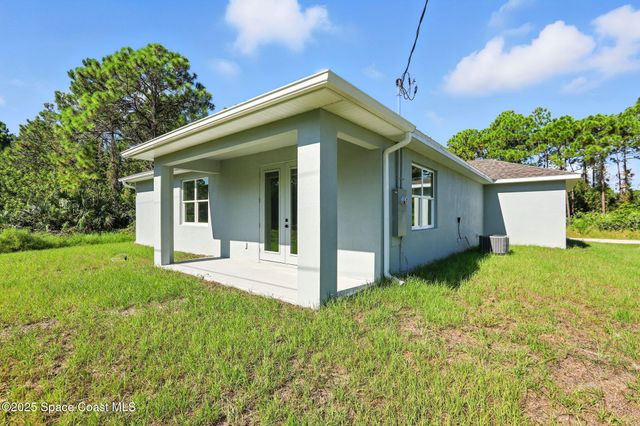 2035 Tahoe Avenue SE, Palm Bay, FL 32909