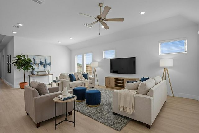 152 Hadleigh DR, Hutto, TX 78634