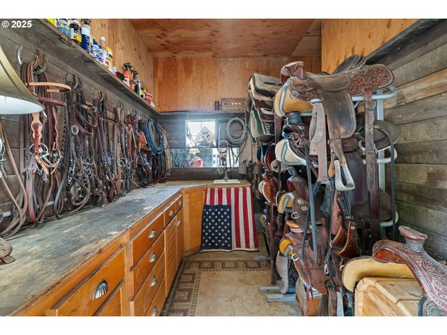 33510 Ne KELLY Rd, Yacolt, WA 98675