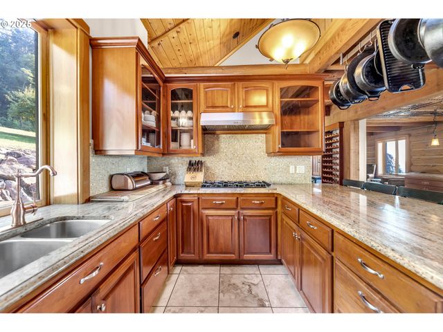 33510 Ne KELLY Rd, Yacolt, WA 98675