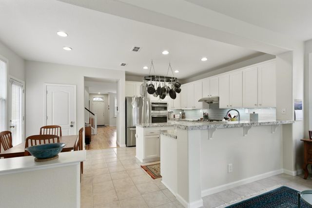 2015 Bishop Pl, Davis, CA 95618