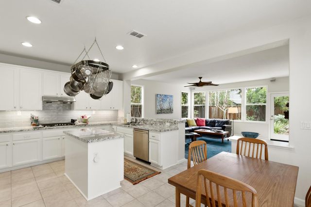 2015 Bishop Pl, Davis, CA 95618