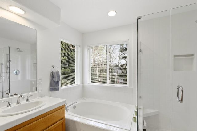 2015 Bishop Pl, Davis, CA 95618