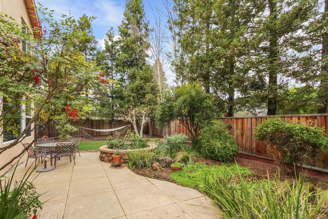 2015 Bishop Pl, Davis, CA 95618