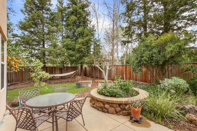 2015 Bishop Pl, Davis, CA 95618