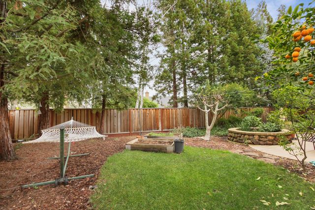 2015 Bishop Pl, Davis, CA 95618