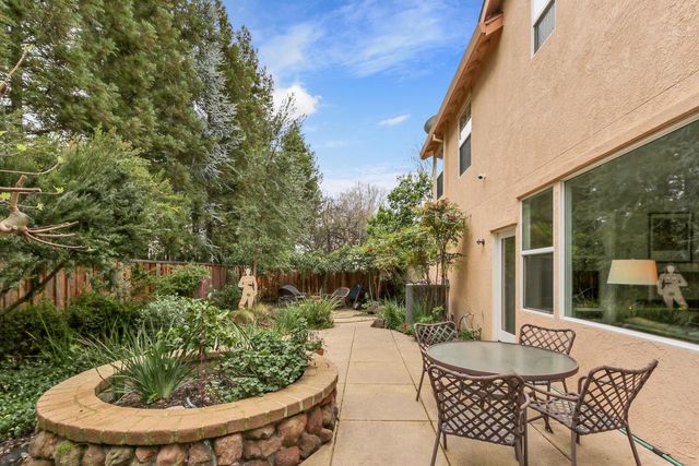 2015 Bishop Pl, Davis, CA 95618