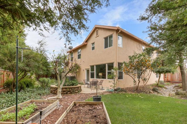 2015 Bishop Pl, Davis, CA 95618