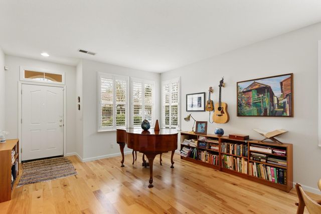 2015 Bishop Pl, Davis, CA 95618