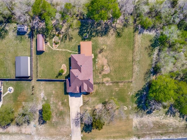 1215 Fire Fly Ridge, Blue Ridge, TX 75424