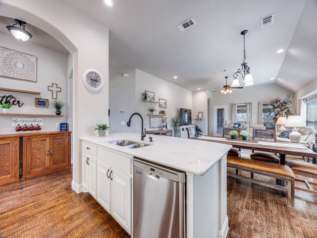 1215 Fire Fly Ridge, Blue Ridge, TX 75424