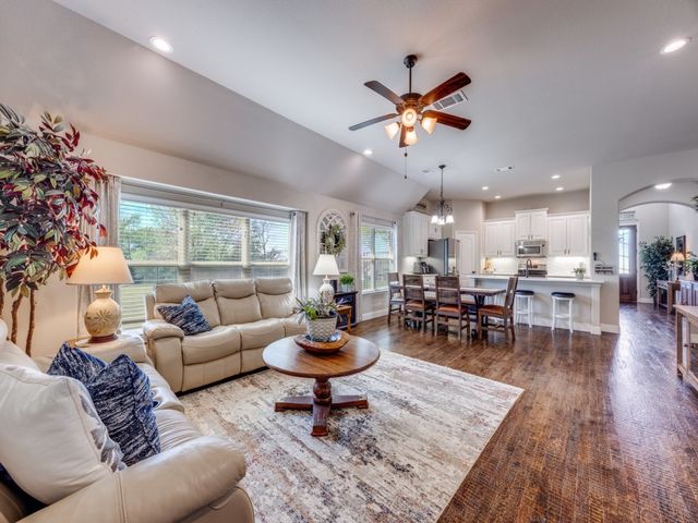 1215 Fire Fly Ridge, Blue Ridge, TX 75424