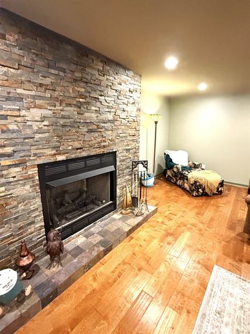 585 Narrows Drive, Greers Ferry, AR 72067